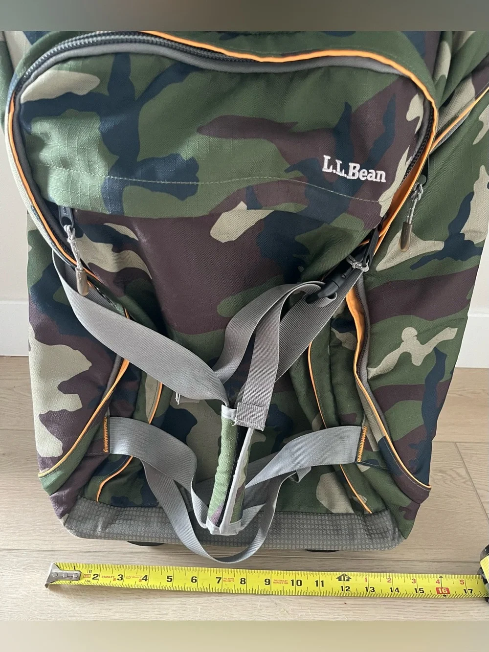 LL Bean Adventure Rolling Duffle Bag Medium 24